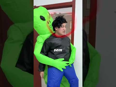 Ele se atrasou pra aula...