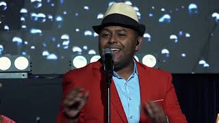 El Negrito Del Batey / La Mama Y La Hija (En Vivo) Lyrics
