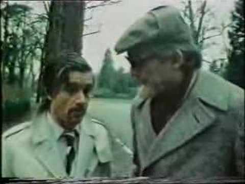 Van Kooten en de Bie - De vieze man rijdt door een plas