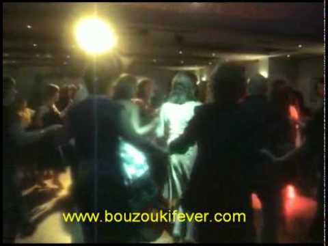 BOUZOUKI FEVER at MIHALIS TAVERN - Jim Kavvadas sings Na hareis kalamatiano medley