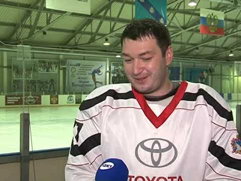 В Курске состоялся новогодний матч между юными хоккеистами и их родителями