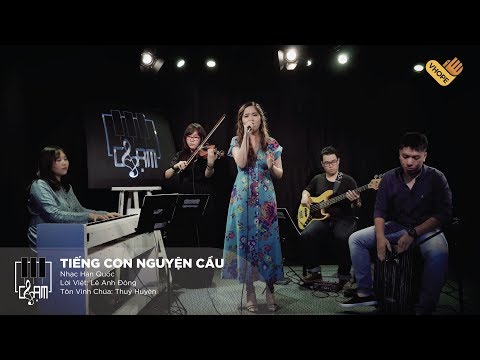 Thể hiện bởi Thúy Huyền