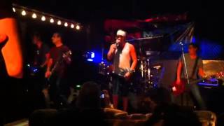 Rivers Monroe 'girls in the front row'.