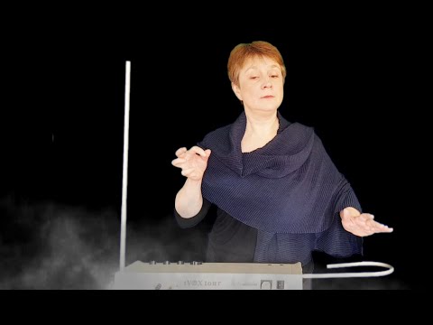 AVE MARIA by Schubert | Lydia Kavina - theremin