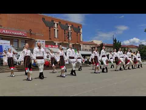 Ansamblul Vântuleț -  Suita de dansuri Moldovenești