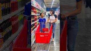 Cuando te dejan cuidando el carrito del súper 🛒🤣 #shorts