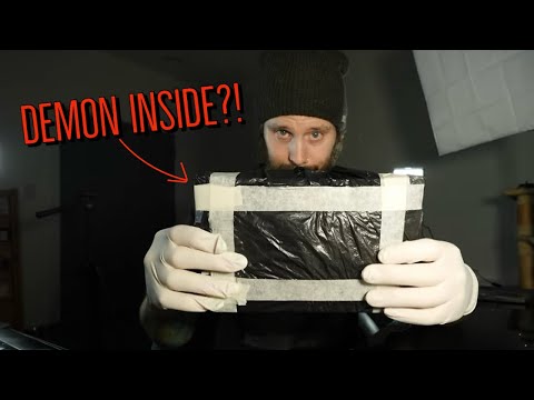 Opening a Haunted Dybbuk Box at 3AM *Paranormal Activity Caught On Camera*