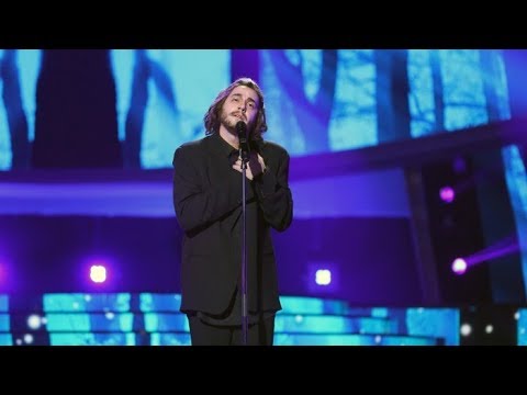 Miquel Fernández imita a Salvador Sobra con 'Amar pelos dois' - Tu Cara Me Suena