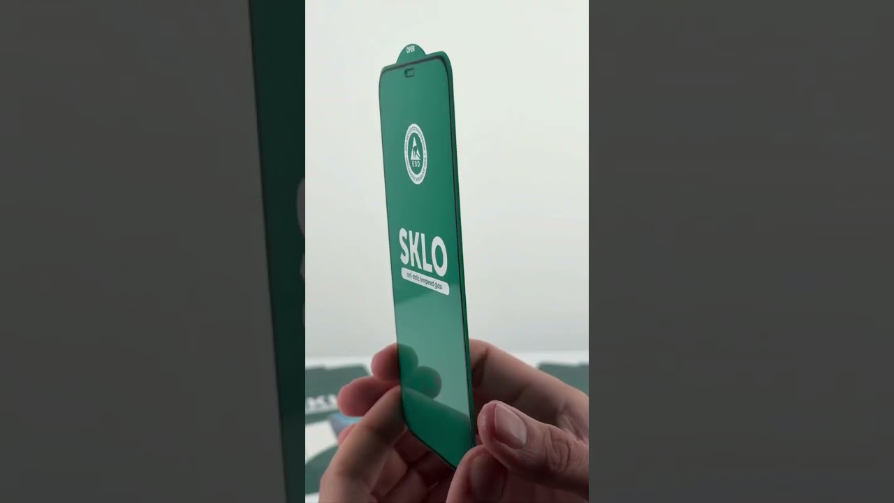 Ochronne szkło SKLO Premium 5D do Apple iPhone 17 Pro / 18 Pro (6.3")