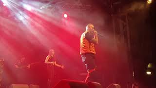Mondo Marcio canta &quot;DDR (Dio Del Rap)&quot; al Fabrique di Milano