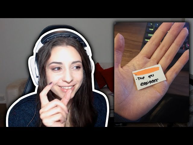 Girl strips on twitch