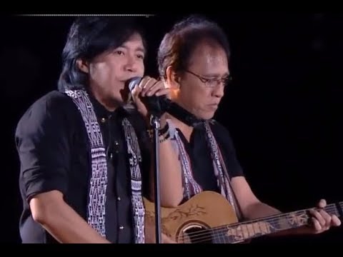 Iwan Fals ft. Ari Lasso - Yang Terlupakan (Live Konser)