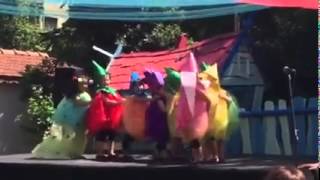 Childrens singing &quot;Froot&quot; by Marina And The Diamonds