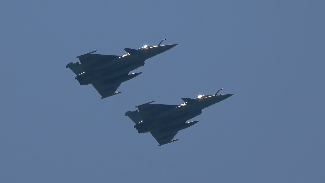 ラファールが日本の航空発祥の地、所沢で展示飛行！！