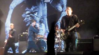 Suede - SO YOUNG - @ O2 Arena Dec 7th -London 2010 Allooooooo let's go