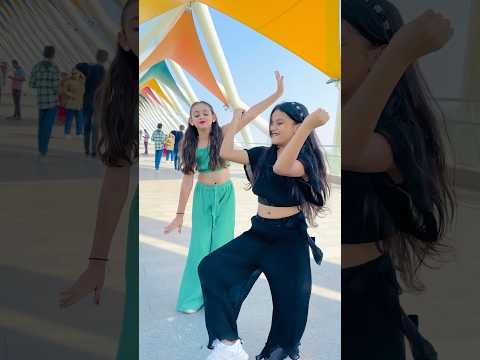 Gulabi Sharara🔥#nandini091013 #dance #trending #youtubeshorts #shorts #viralvideo #short #funny