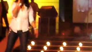 Crazy Kiya Re Sunidhi Chauhan Live-Imran Mobile 03454906565.flv