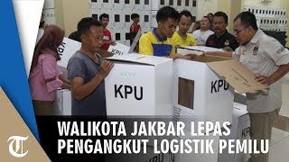 Wali Kota Jakbar Lepas Secara Simbolis Kendaraan Pengangkut Logistik Pemilu 2019 di GOR Tambora