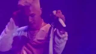 Download lagu Taeyang accidently hit the mic on his face and he got nose bleeding mp3 Download lagu Taeyang accidently hit the mic on his face and he got nose bleeding mp3