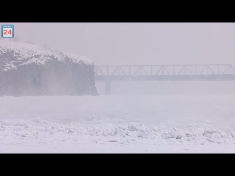 Уровень воды в Енисее у села Подсинее немного спал, но будет колебаться, прогнозируют гидрологи