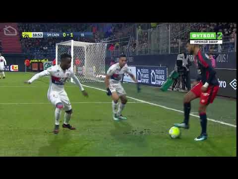 Youssef Aït Bennasser crazy nutmeg vs Lyon HD