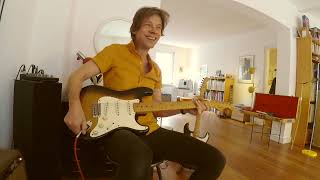 Video thumbnail for comparing an original 1957 Fender Strat with a 1982 JV Squier - clean + overdrive by GregsGuitars