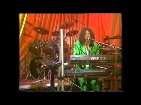 It Bites - Kiss Like Judas (Live 1988 on 7T3 Children's ITV)