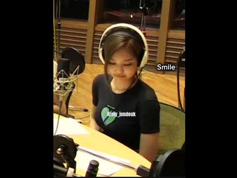 When Taehyung and Jennie name is mention in front of them 🤭 #jennie #taennie #Taehyung #shortvideo