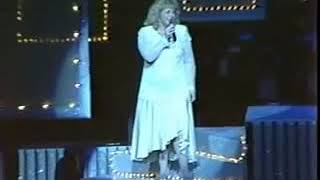 Sandi Patty canta Make His Praise Glorious em 20th Annual Dove Awards, 1989