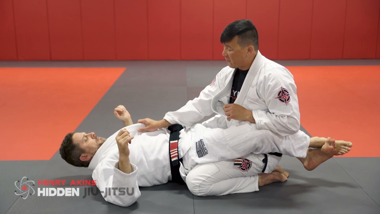 Breaking the closed guard from the knees the RIGHT WAY