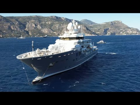 4K M/Y Ulysses & M/Y Andromeda in Cap Ferrat, one 5km flight, one battery and emergency landing!