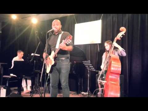 Adriano Trindade (Cobertor Curto) - Igor Jazz Club (Moscou-Rússia)