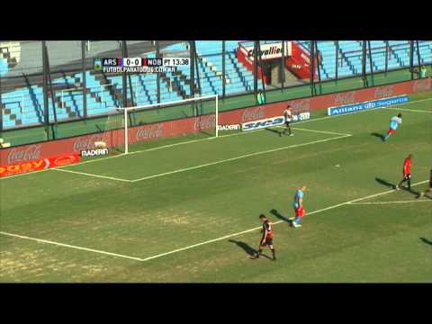 Burzio probó de lejos. Arsenal 0 - Newell's 0. Primera División 2015. FPT.