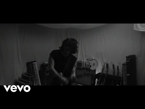 download lagu mp3 mp4 Mundane, download lagu Mundane gratis, unduh video klip Mundane