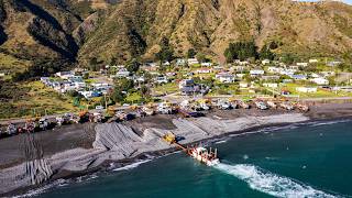 Download lagu Commercial crayfishing out of Ngawi, New Zealand. mp3