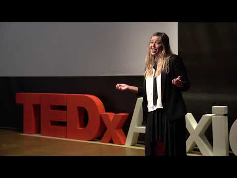 ¿Ambiciosa se nace o se hace? | Marta Lliteras | TEDxArxiduc