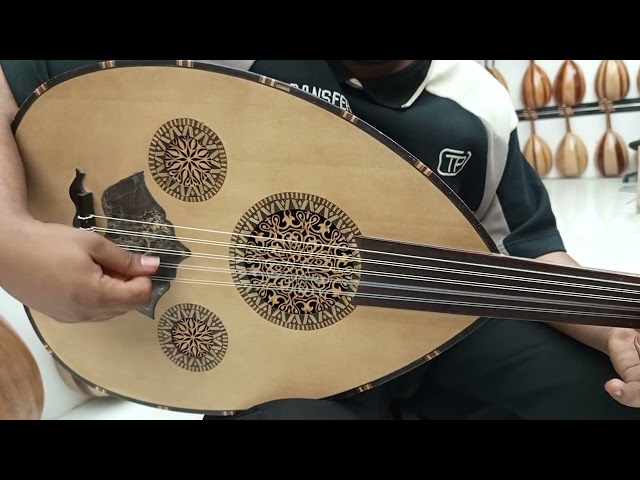 متوفر الحجز المسبق فقط عود موسيقي احترافي فاخر لصانع العالمين