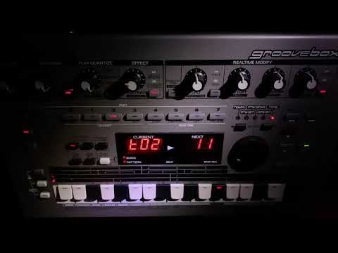 Roland MC-303