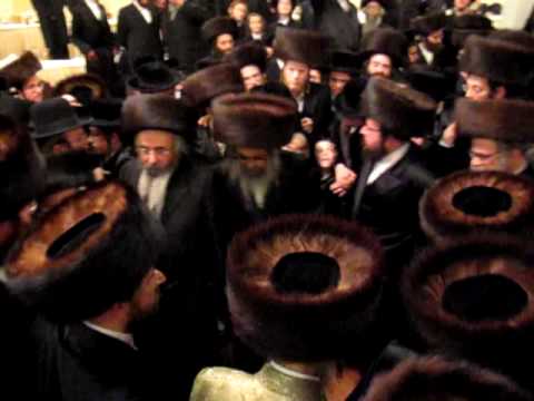 satmar rebbe mitzva tanz at koson tartikov wedding part 3