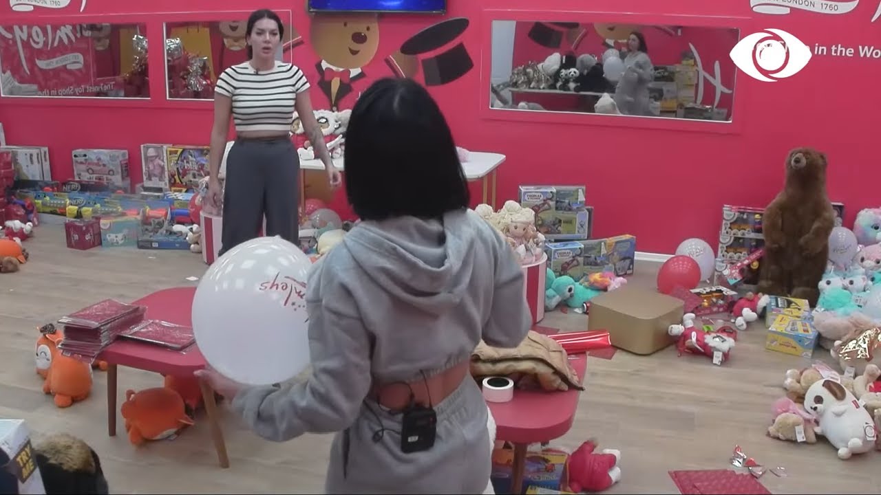 'Nuk duhet ta marrin vesh', Mikela dhe Efi numërojnë dhuratat