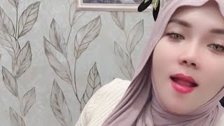 Download lagu Tante gemoy sudah tidak tahan pengen Anu sampe gesek gesek kursi dan mainin botol. 💦💦 mp3