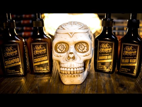 In der Dusche mit Dick Johnson!