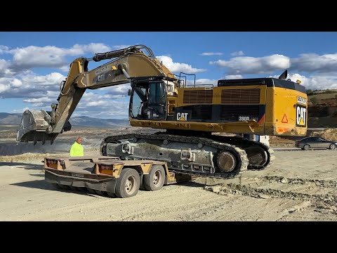 Transporting The Caterpillar 390D Excavator By Side - Fasoulas Heavy Transports