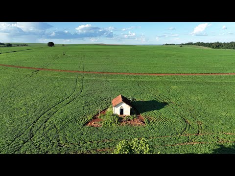 Igrejinha abandonada em Cambará, PR.