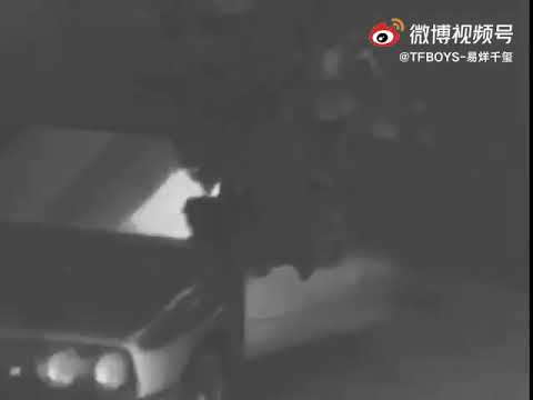 【易烊千璽】BMW車模“悶得兒蜜”誕生現場