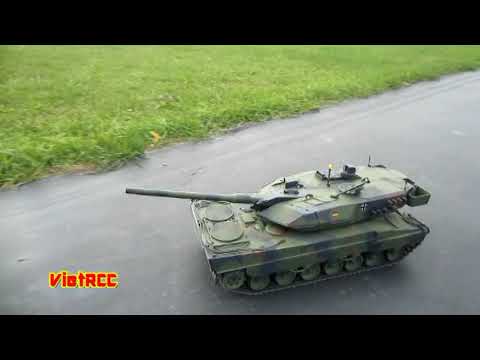 RC Leopard 2 Took Over The Runway