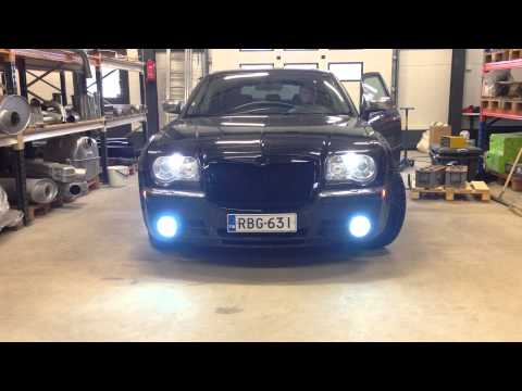Chrysler 300C fog lights 35W xenon kit, low beam original D1S xenon and high beam 50W xenon kit.