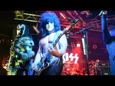 download lagu mp3 mp4 Ozzy Osbourne Kiss, download lagu Ozzy Osbourne Kiss gratis, unduh video klip Ozzy Osbourne Kiss