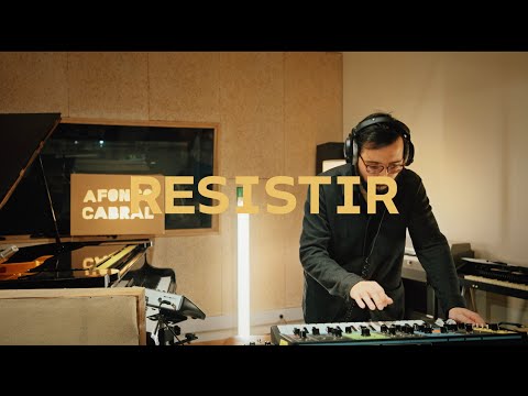 Afonso Cabral ao vivo no louva-a-deus | Resistir