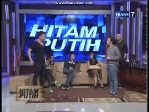 Black and white Olga and Billy play honesty quiz 22 Nov 2013